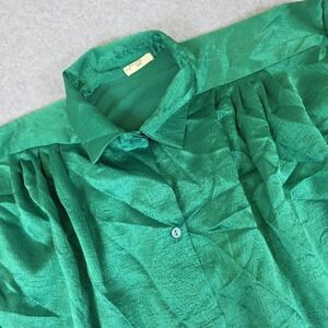 Vintage‎ Magic Women's Size 2XL Green Silk Button Up Short Sleeve Shirt USA Made